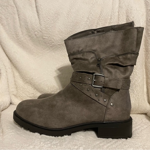 New in box Torrid gray studded moto boot. Womens 12WW. - Picture 7 of 7
